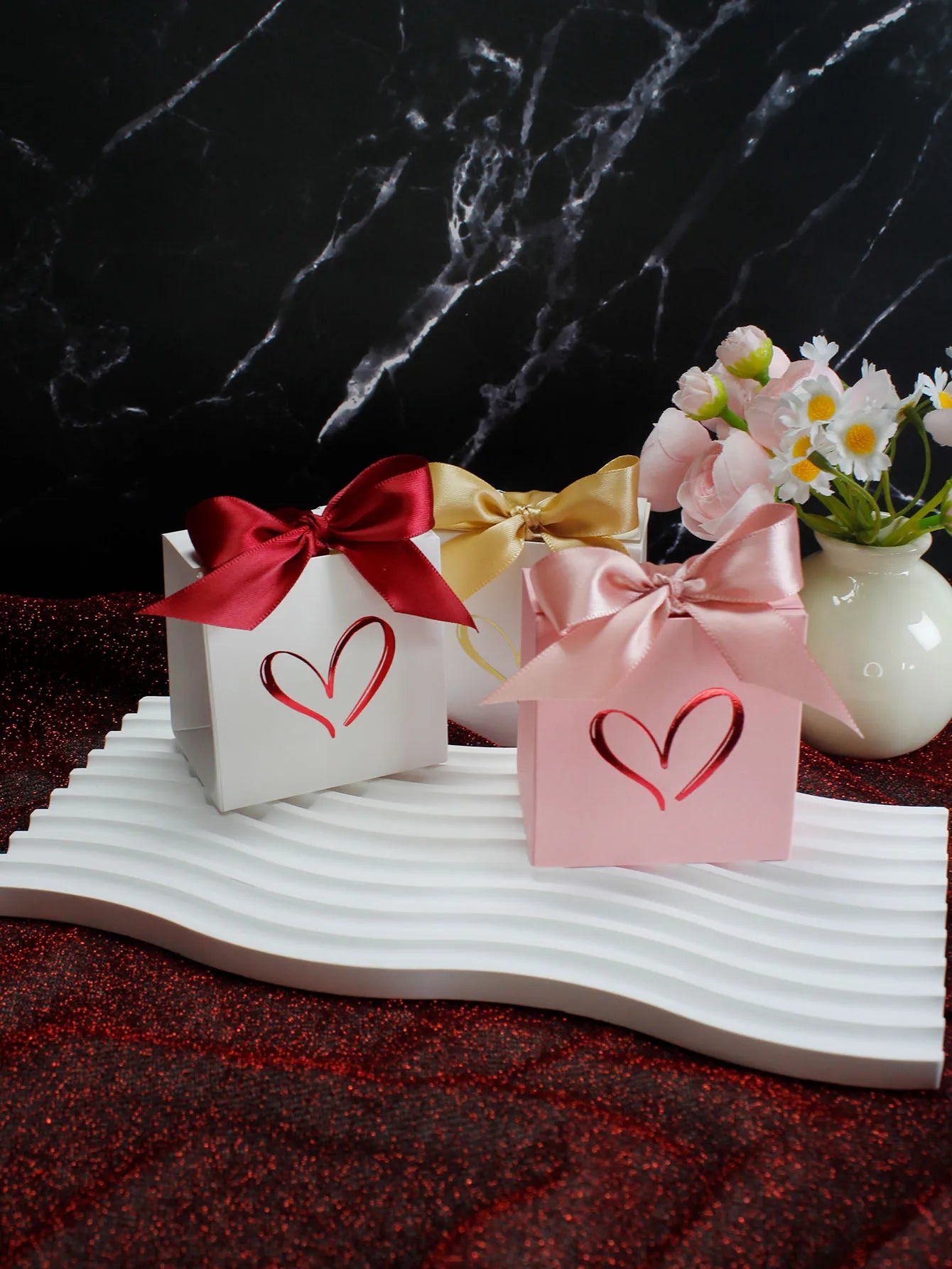 10/20/50pcs Valentine's Day mini candy box and holiday gift box, decorated with hot stamping hearts, creating a festive atmosphe