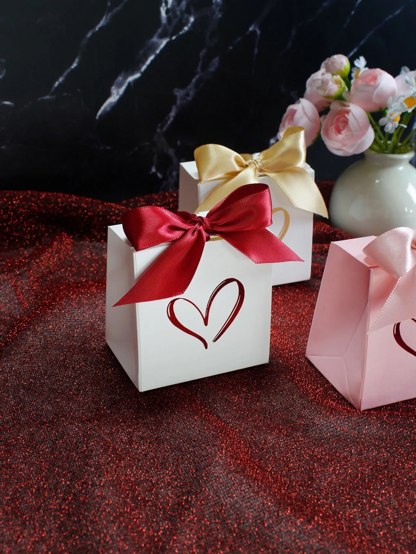 10/20/50pcs Valentine's Day mini candy box and holiday gift box, decorated with hot stamping hearts, creating a festive atmosphe